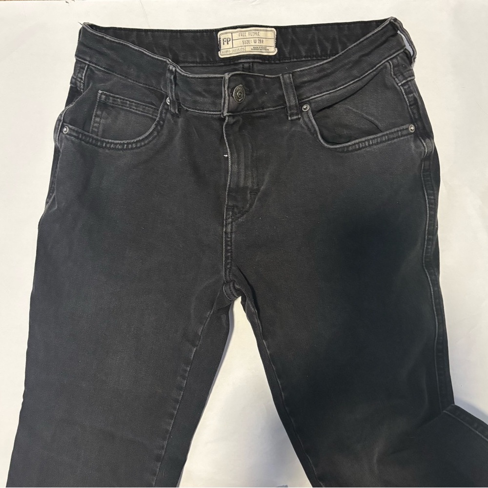 Free People Women’s black jeans. Size W28 R. Like New